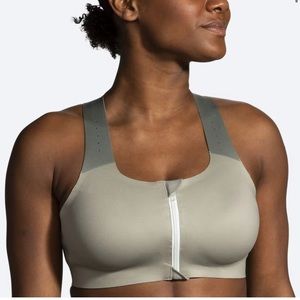Brooks Dare Zip Running Bra 2.0 Size 36 C/D in Pebble